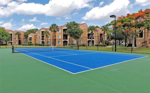 8000 N Nob Hill Rd #106 Tamarac, FL 33321