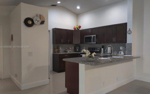 4315 Greenbriar Ln Weston, FL 33331