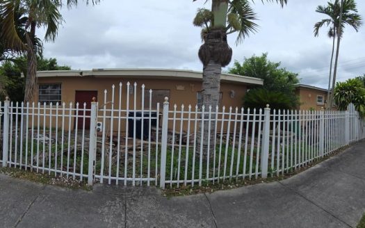 9039 SW 34th St Miami, FL 33165